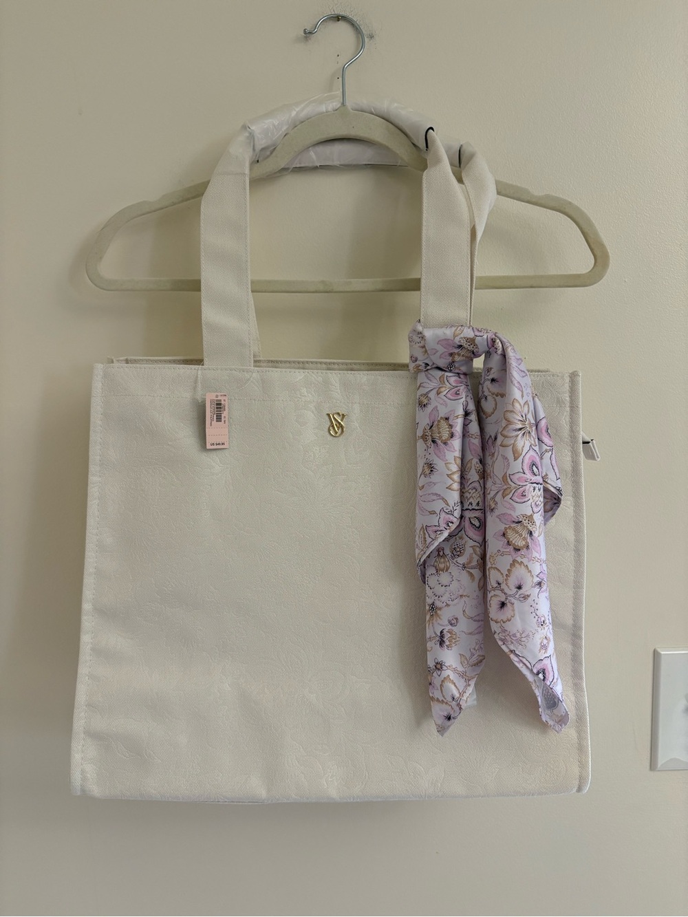 NWT Victoria’s Secret Floral Embossed Tote Bag Cream Beige Scarf Gift Large Bag